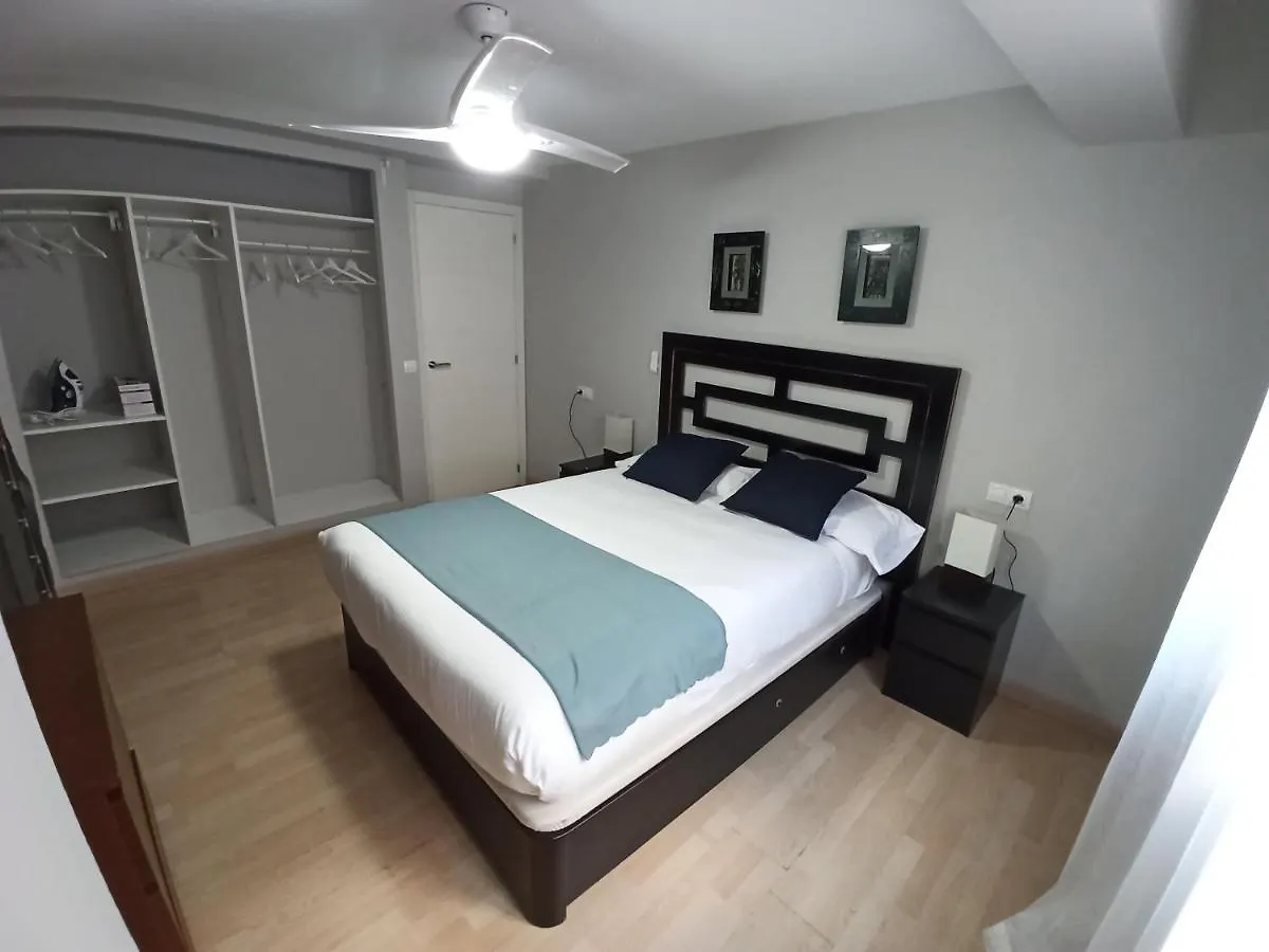 Holidays2Malaga Salitre 3 Bedroom Up To 7 People High Speed Wifi 0*,