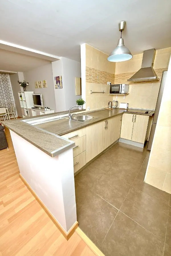 Holidays2Malaga Salitre 3 Bedroom Up To 7 People High Speed Wifi